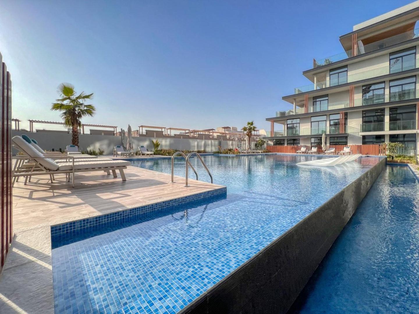 Guestready - Artsy Studio With Pool View Leilighet Dubai Eksteriør bilde