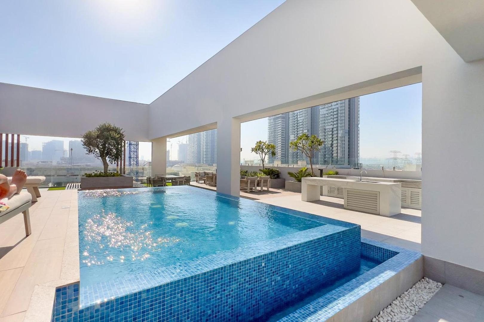 Guestready - Artsy Studio With Pool View Leilighet Dubai Eksteriør bilde