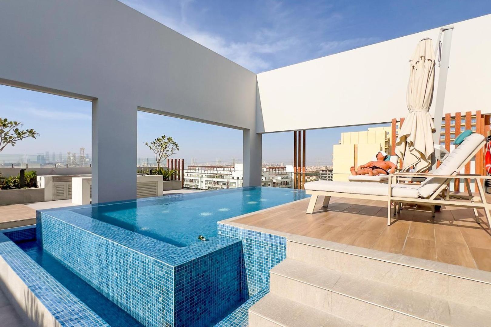 Guestready - Artsy Studio With Pool View Leilighet Dubai Eksteriør bilde